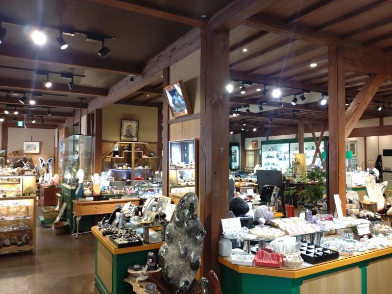 土産物屋(Souvenir Shop)